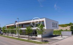 Hauptbild Großzügige Neubau Ladenfläche / Showroom in Weinstadt mit guter Verkehrsanbindung